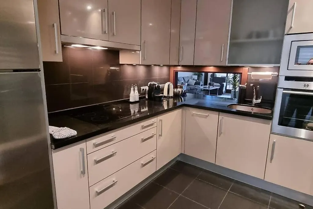 Apartamento Lujo En Primera Linea De Playa En Bahia De La Plata, Estepona 0*,  Spain