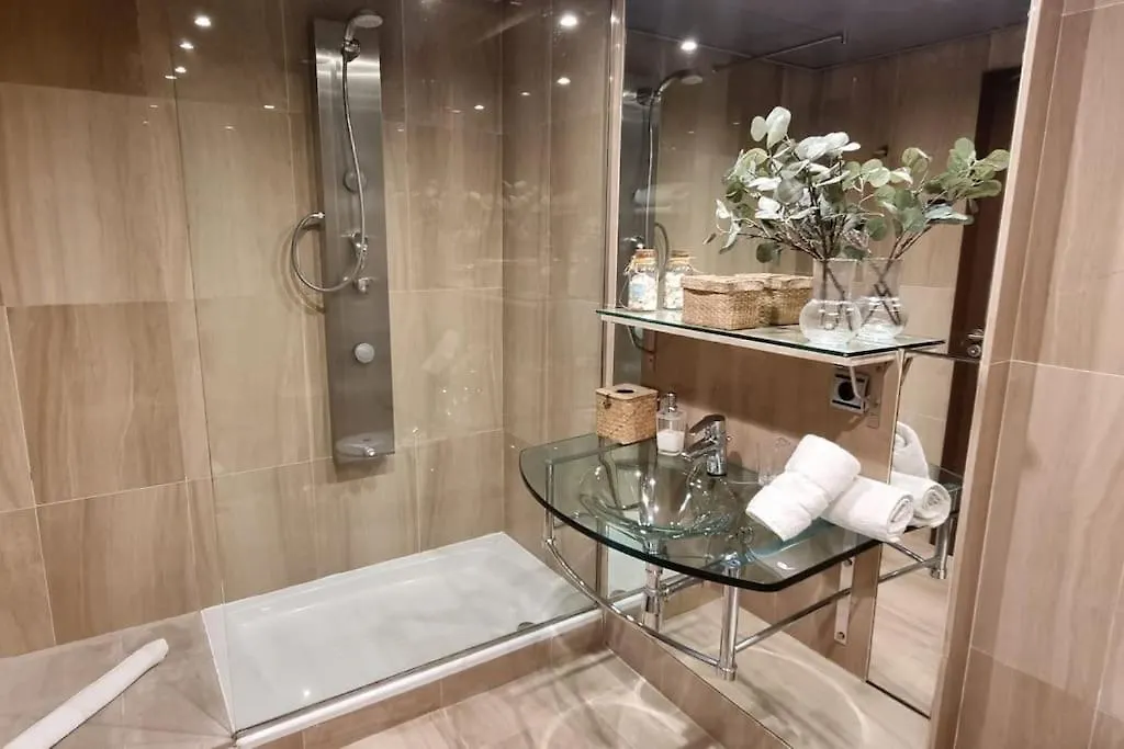 Apartamento Lujo En Primera Linea De Playa En Bahia De La Plata, Estepona