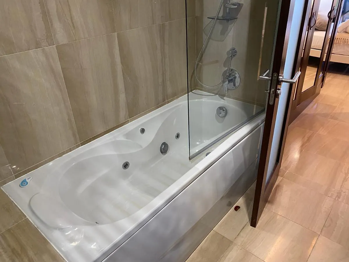 Apartamento Lujo En Primera Linea De Playa En Bahia De La Plata, Estepona Apartment