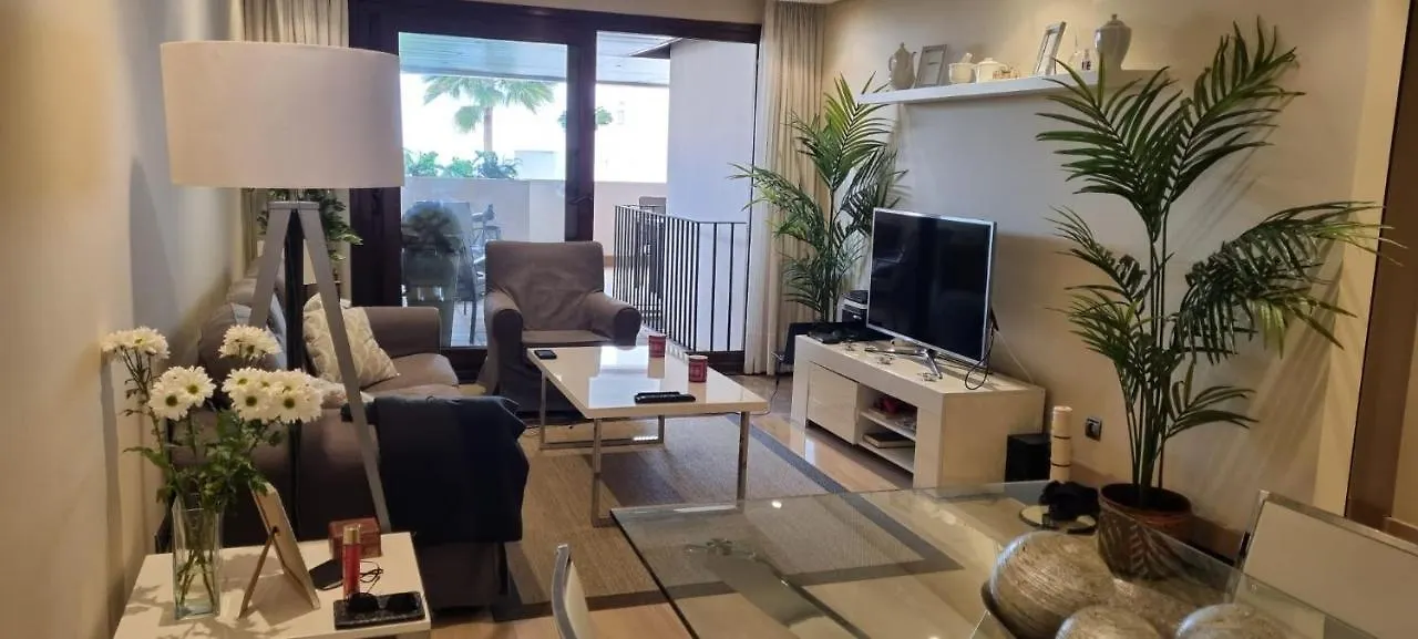 Apartamento Lujo En Primera Linea De Playa En Bahia De La Plata, Estepona