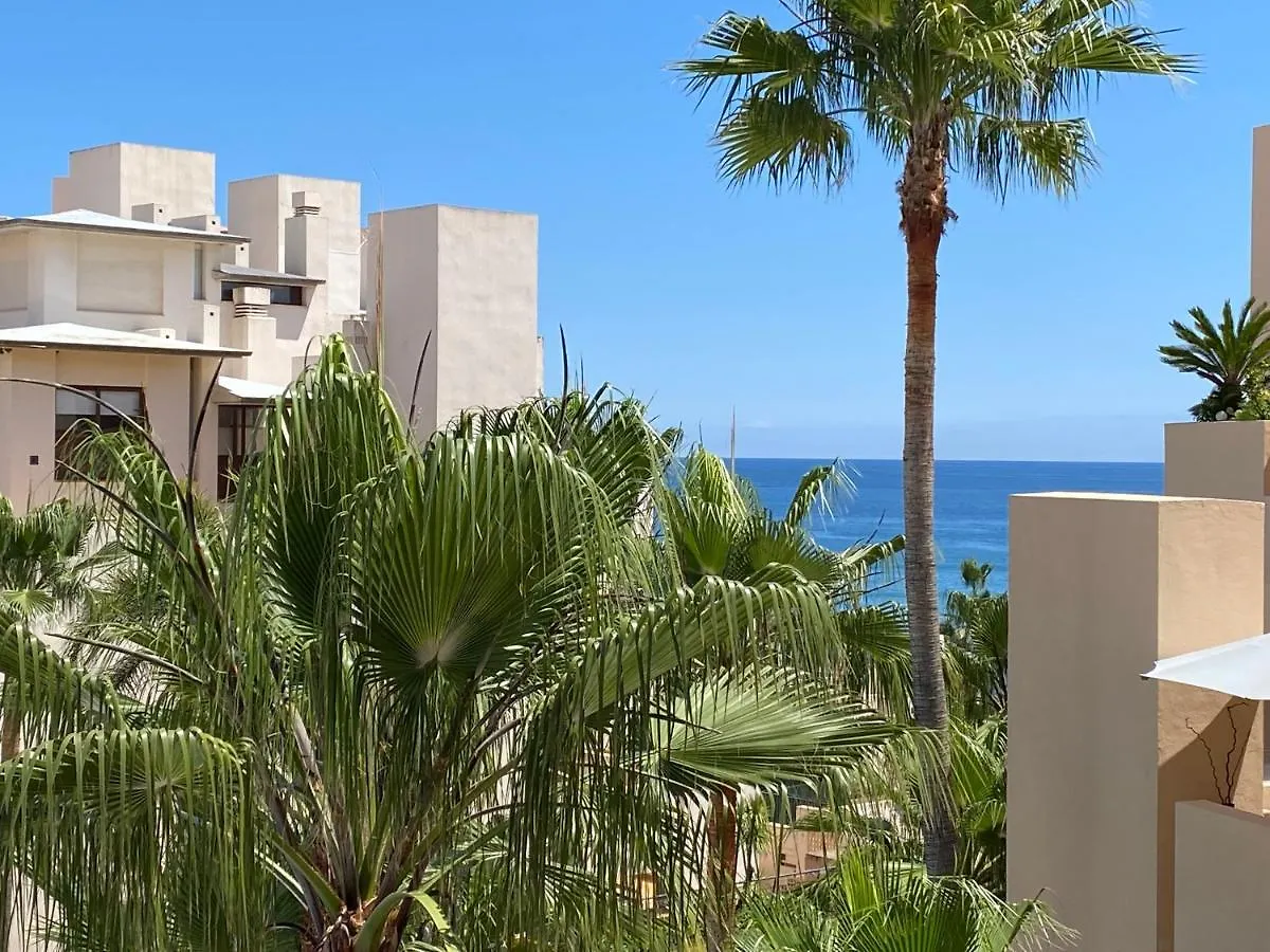 Apartamento Lujo En Primera Linea De Playa En Bahia De La Plata, Estepona