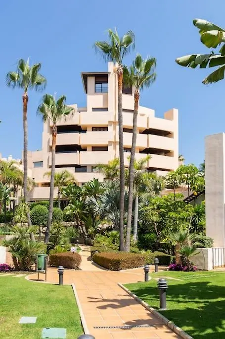 Apartamento Lujo En Primera Linea De Playa En Bahia De La Plata, Estepona Spain
