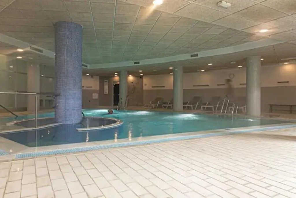 Apartamento Lujo En Primera Linea De Playa En Bahia De La Plata, Estepona